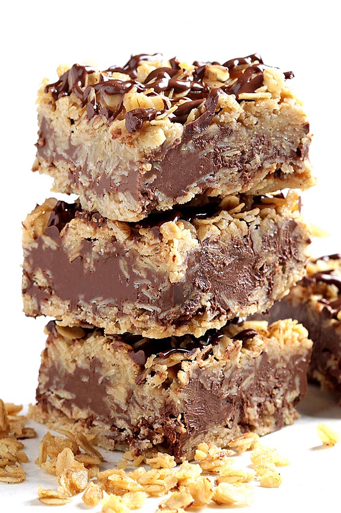 The only thing easier than making these No Bake Chocolate Oatmeal Bars is eating them….