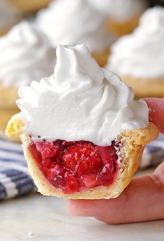 Fresh Strawberry Pie Bites - a perfect way to make a bite-sized version of your favorite pie! 