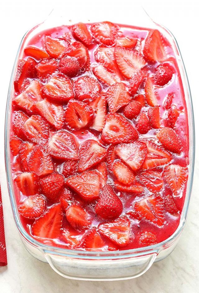 No Bake Strawberry Heaven Cake - Sugar Apron