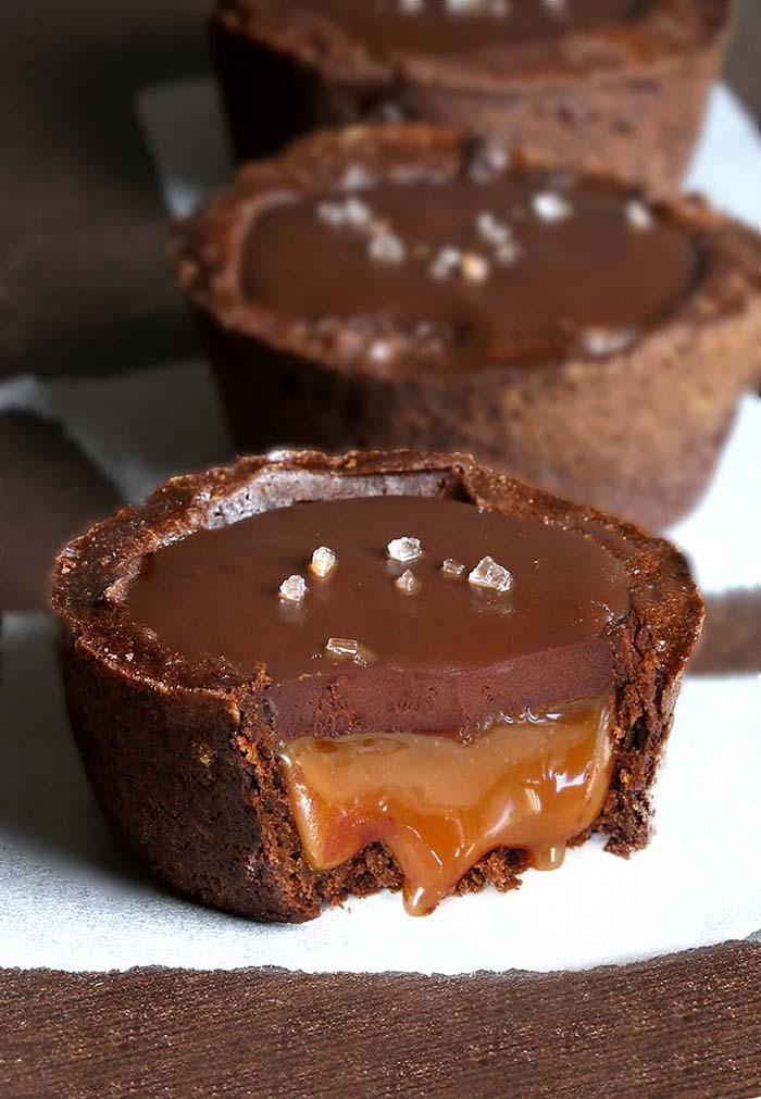 Chocolate Salted Caramel Tarts - Something that every chocolate and caramel fan should taste.