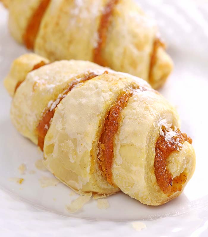 Mini Pumpkin Pie Crescent Rolls is a quick and easy fall recipe and a delicious treat for Thanksgiving or Halloween.