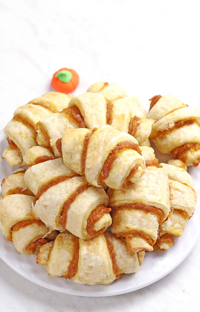 Mini Pumpkin Pie Crescent Rolls is a quick and easy fall recipe and a delicious treat for Thanksgiving or Halloween.