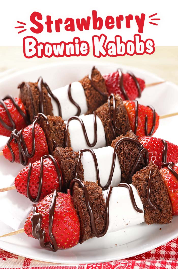 These Strawberry Brownie kabobs are perfect for Holidays, Baby showers, themed events, or any other time you get the hankering to stick brownie bites, marshmallows, and fruit on a skewer, and drizzle with chocolate. #holiday #4thJuly #babyshower 